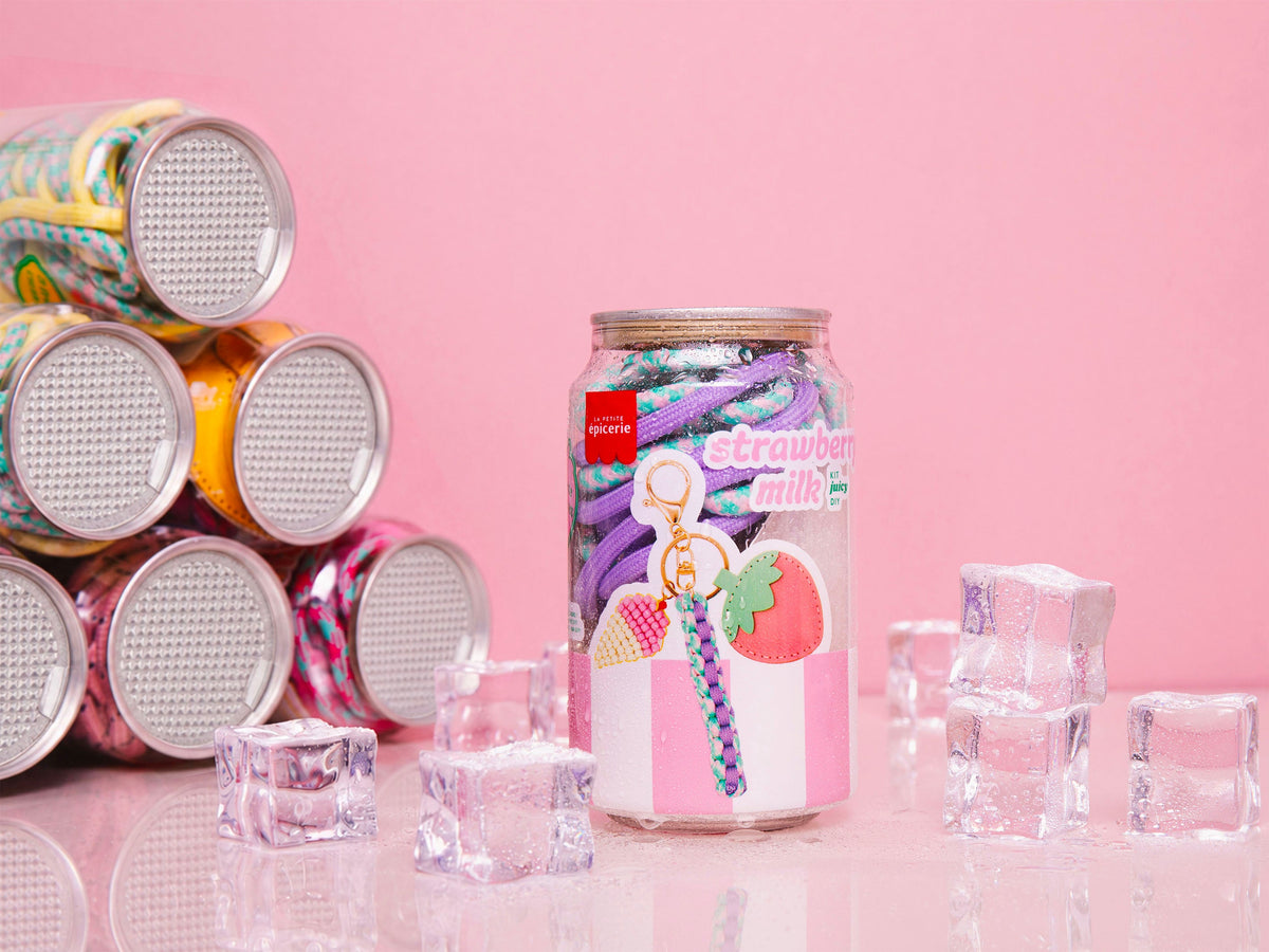 Doza kitului Pshiiit Strawberry Milk văzută de sus